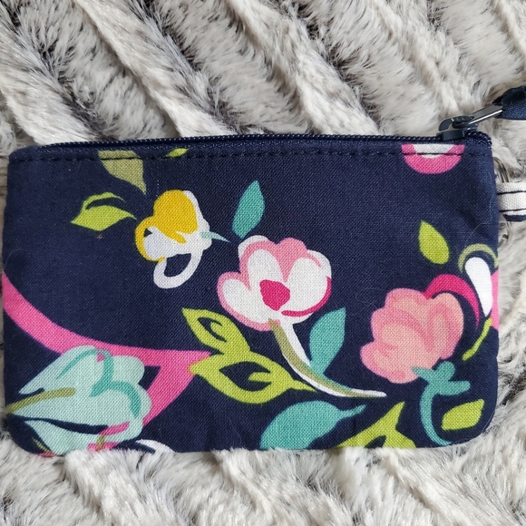 Vera Bradley 4 Piece Set Crossbody,Wallet, ID Holder, Chain Purse New Condition - Picture 9 of 11